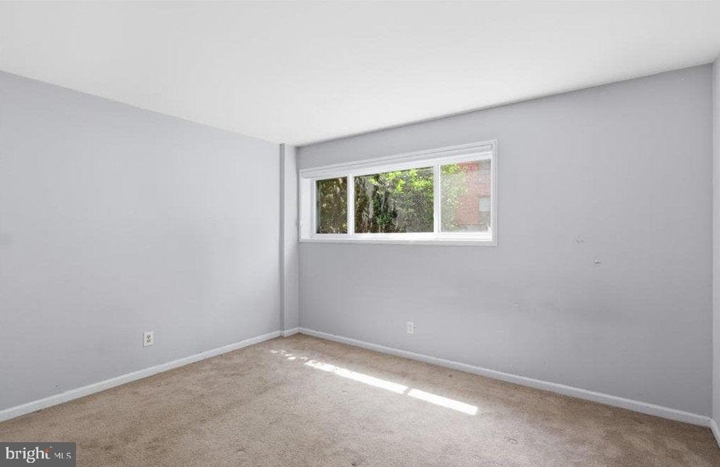 1024 Gates Avenue photo 21