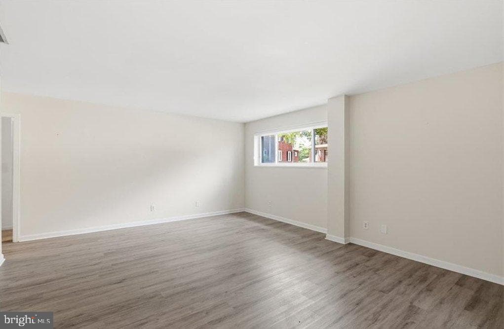 1024 Gates Avenue photo 8