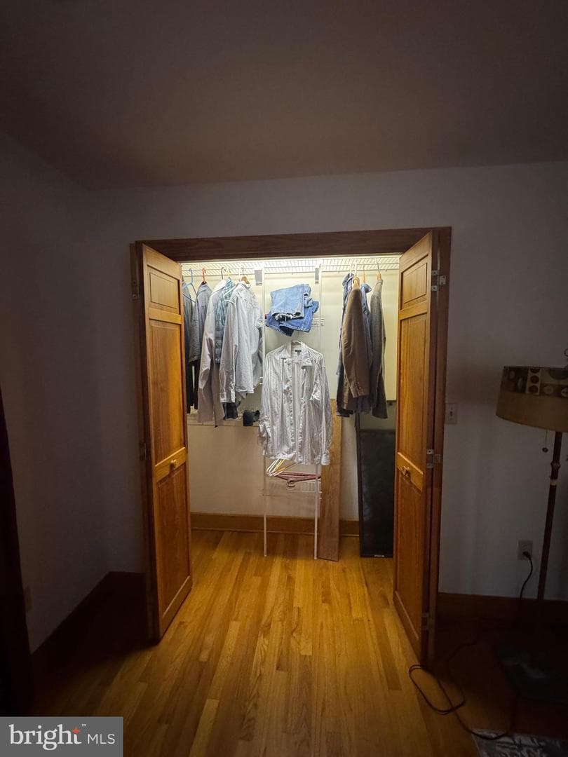 25 Falling Springs Dr photo 12