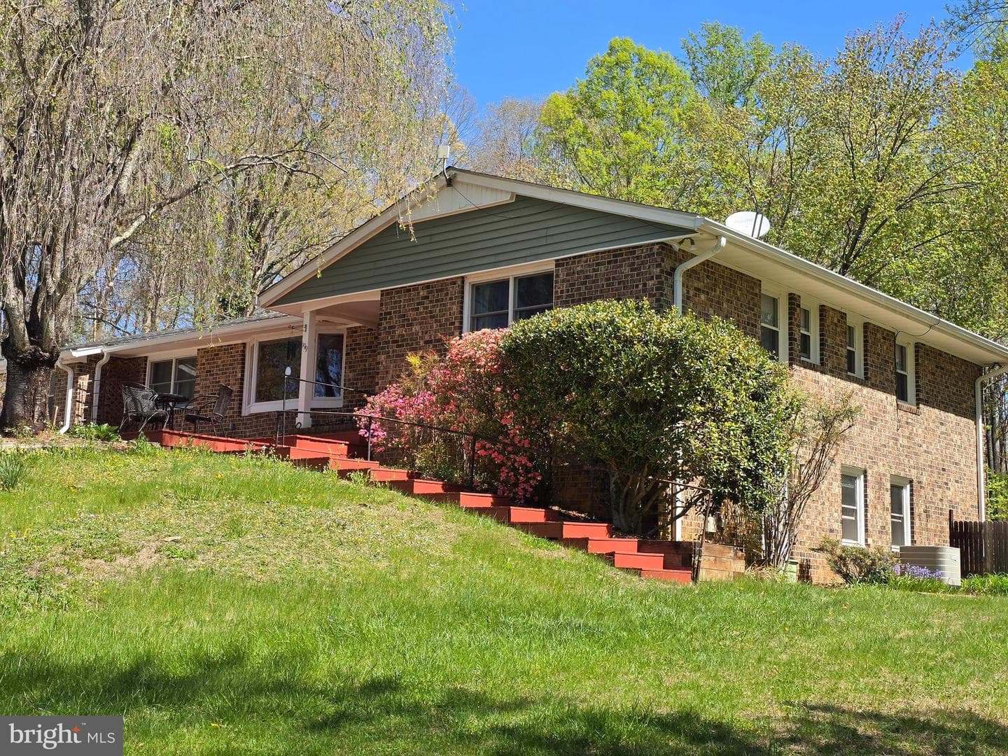 199 Blue Rock Lane, Roseland