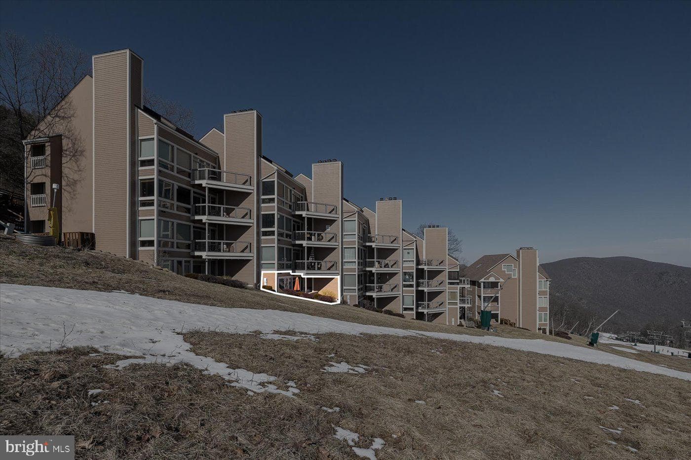 905 Diamond Hill, Wintergreen