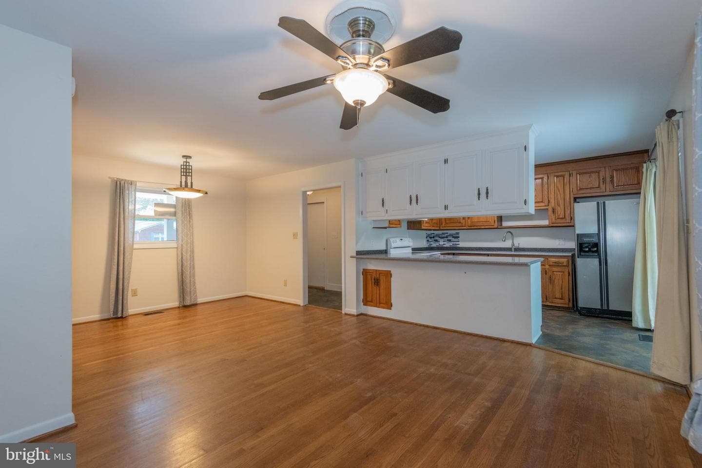 22 Meadow Creek Drive photo 6