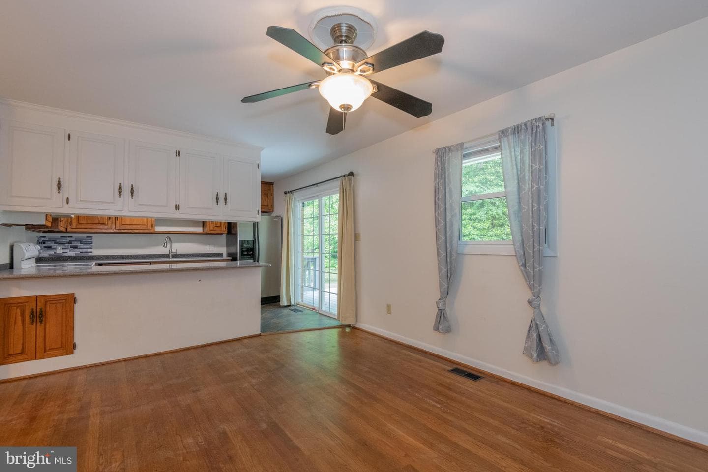 22 Meadow Creek Drive photo 7