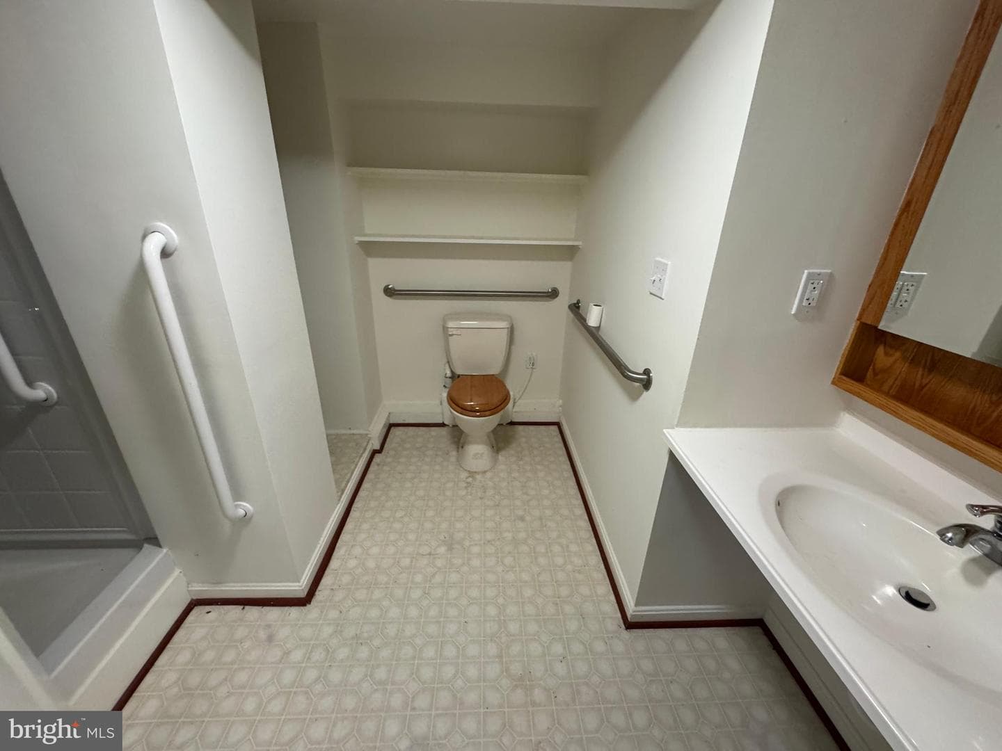 223 Southlake Place photo 36