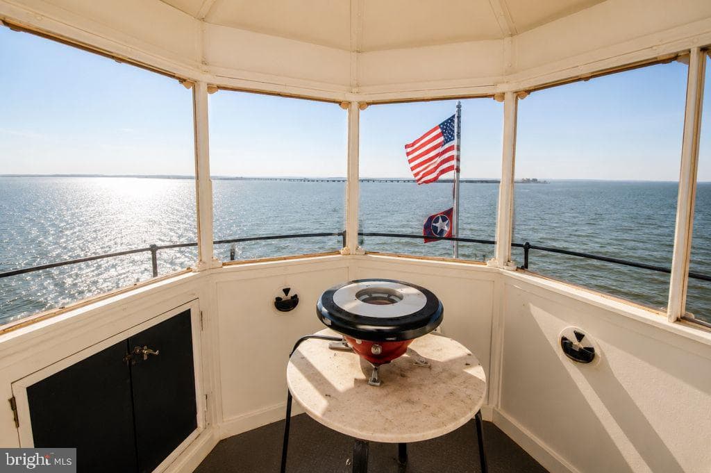 Middle Ground Lighthouse photo 9
