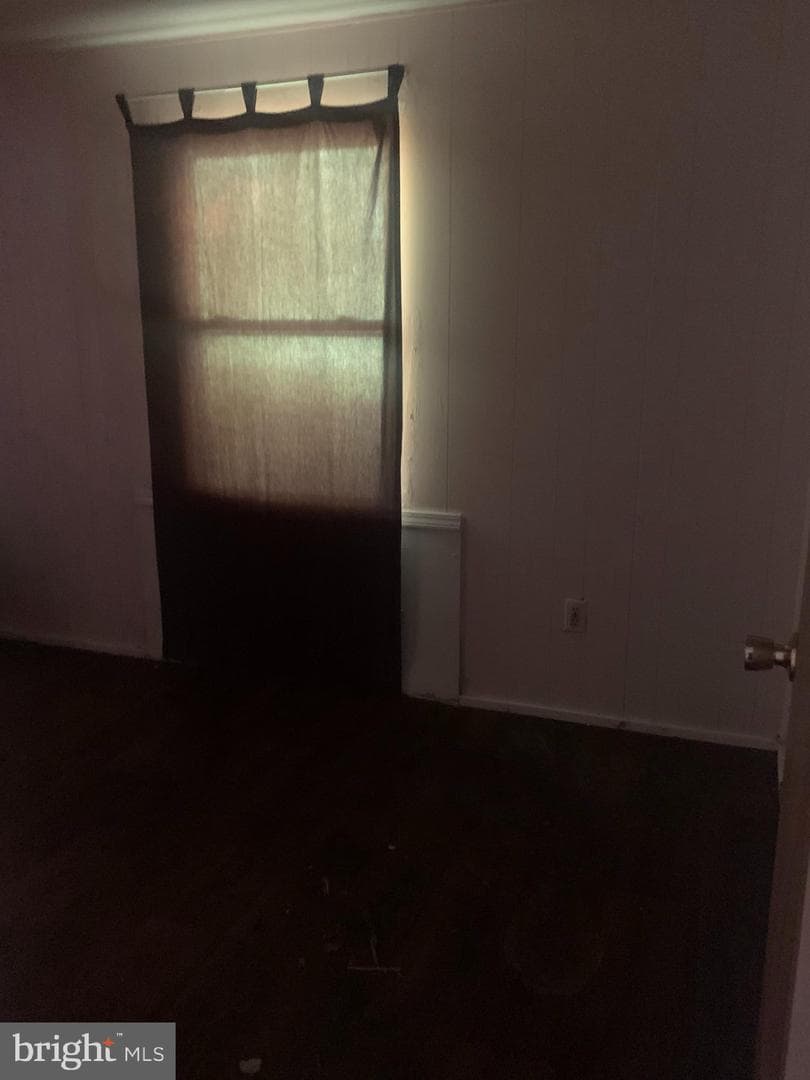 931 Light St photo 14