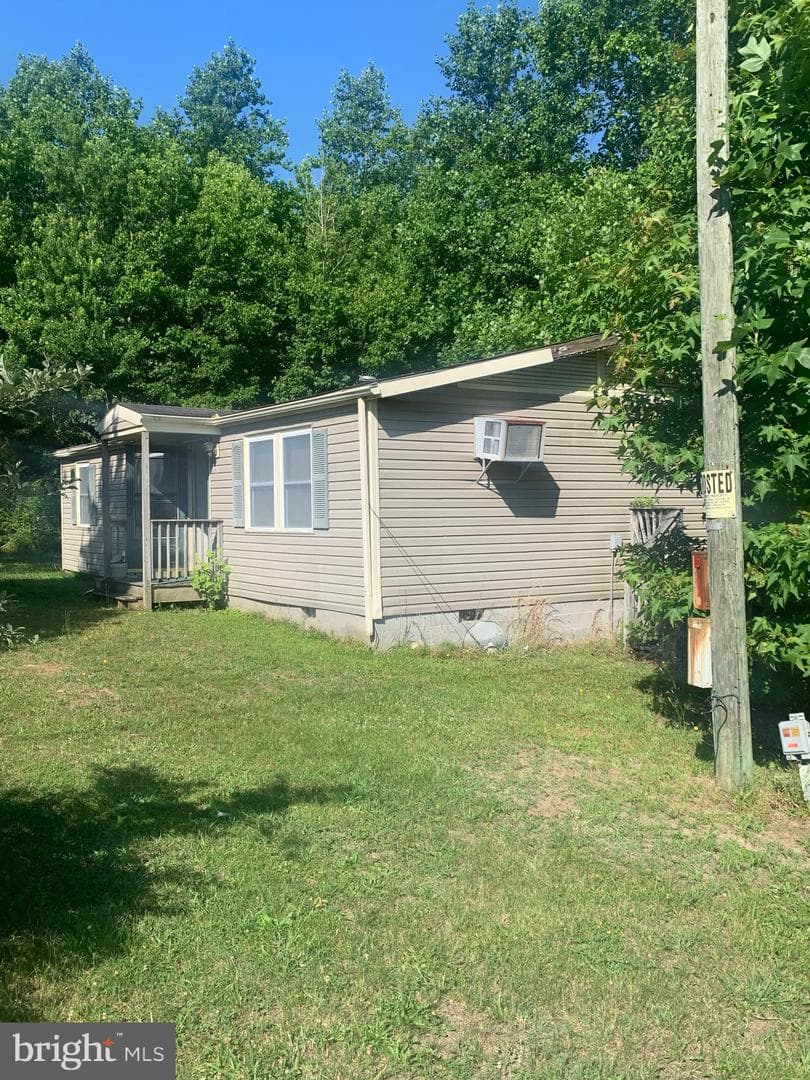 931 Light St photo 5