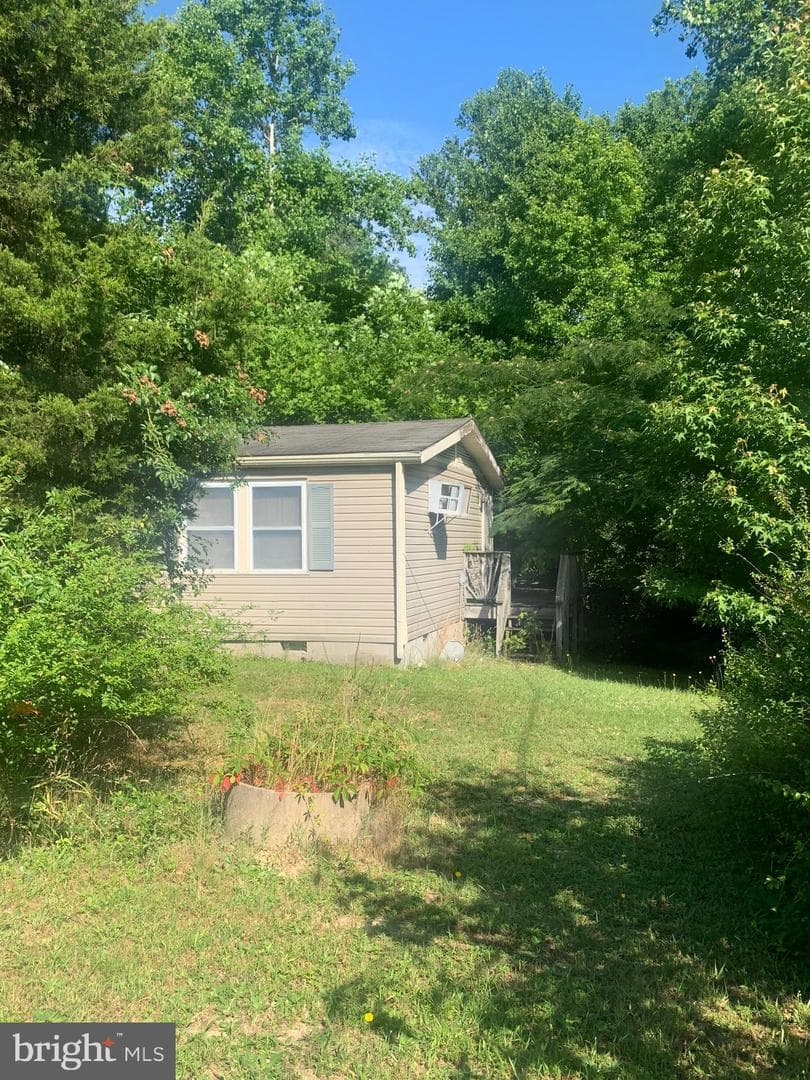 931 Light St photo 7