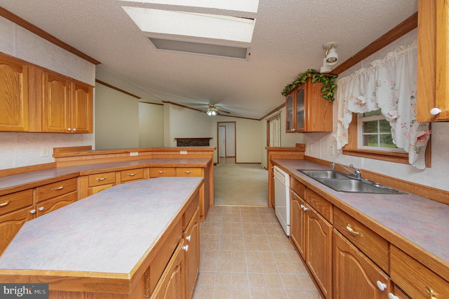 14 Knights Dr photo 14
