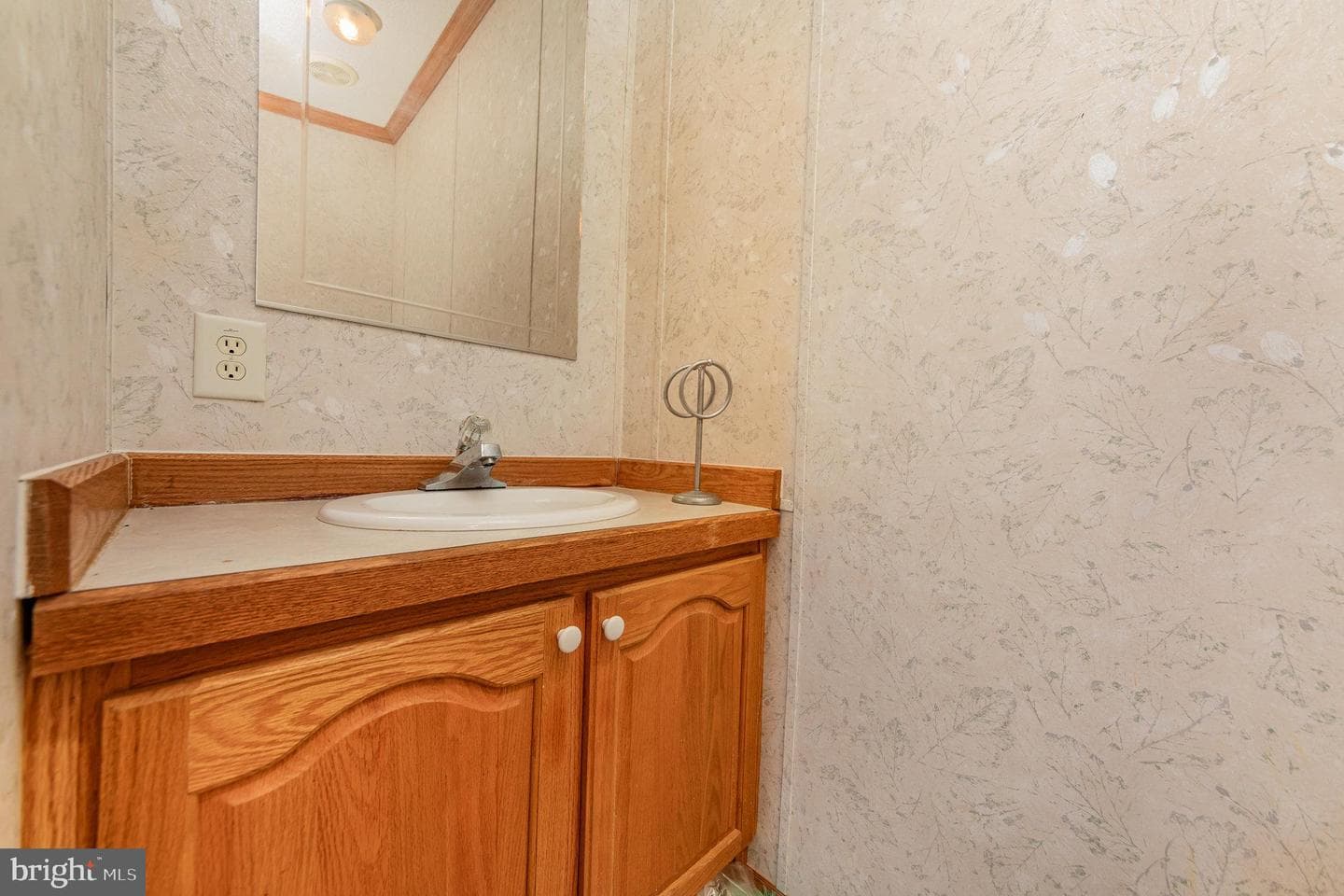 14 Knights Dr photo 16