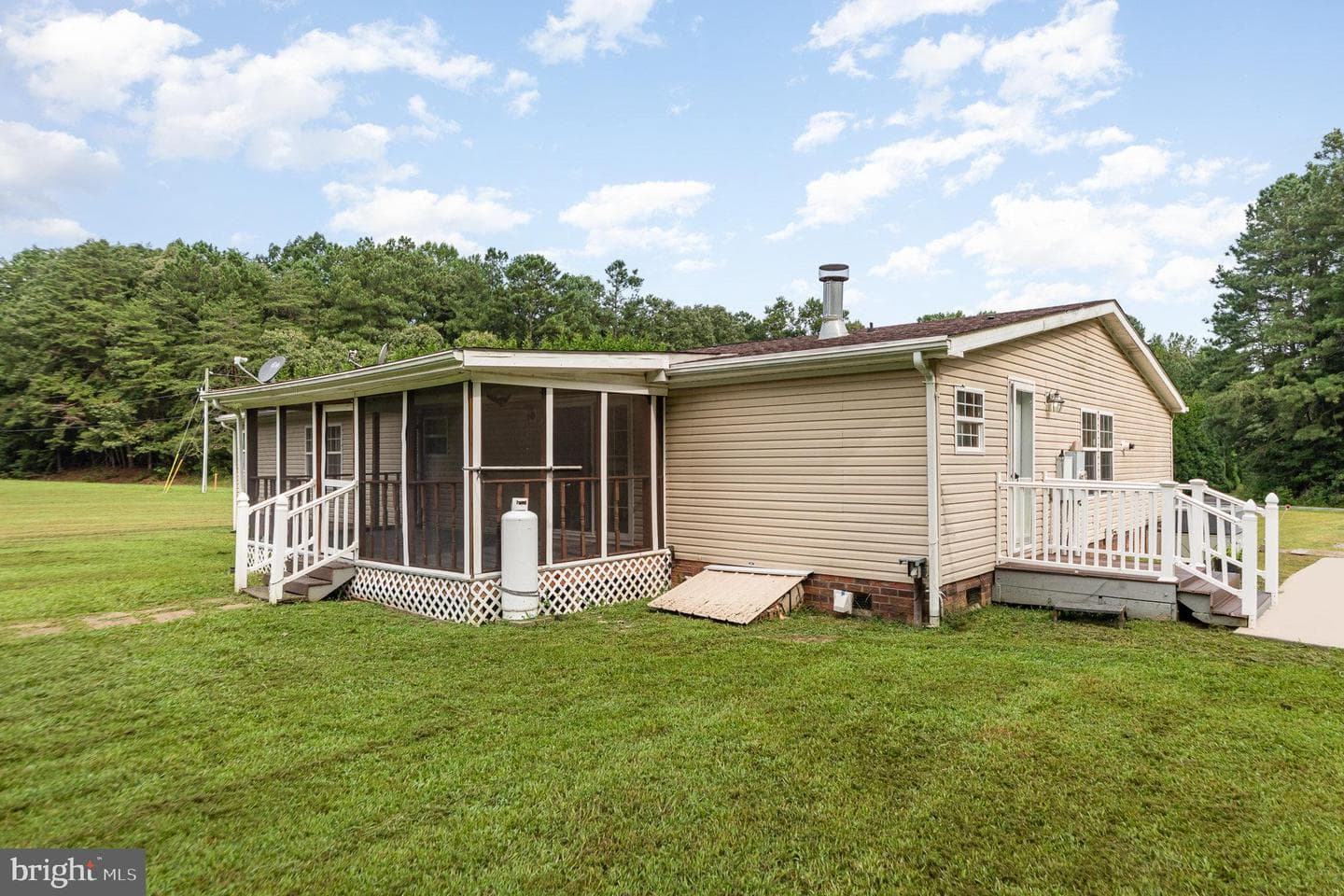 14 Knights Dr photo 31