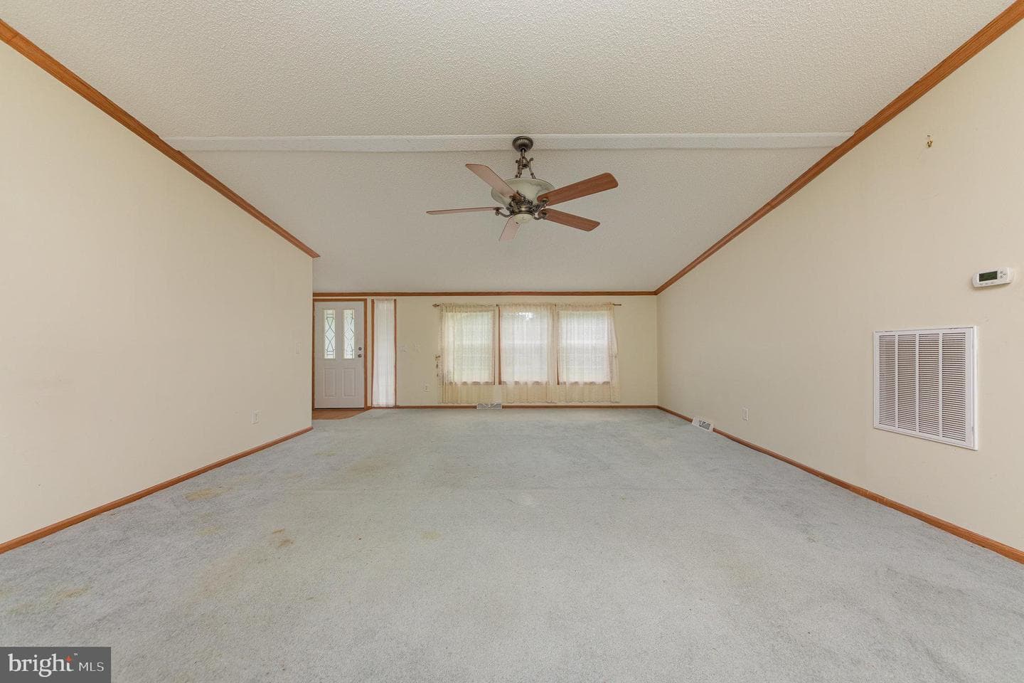 14 Knights Dr photo 5