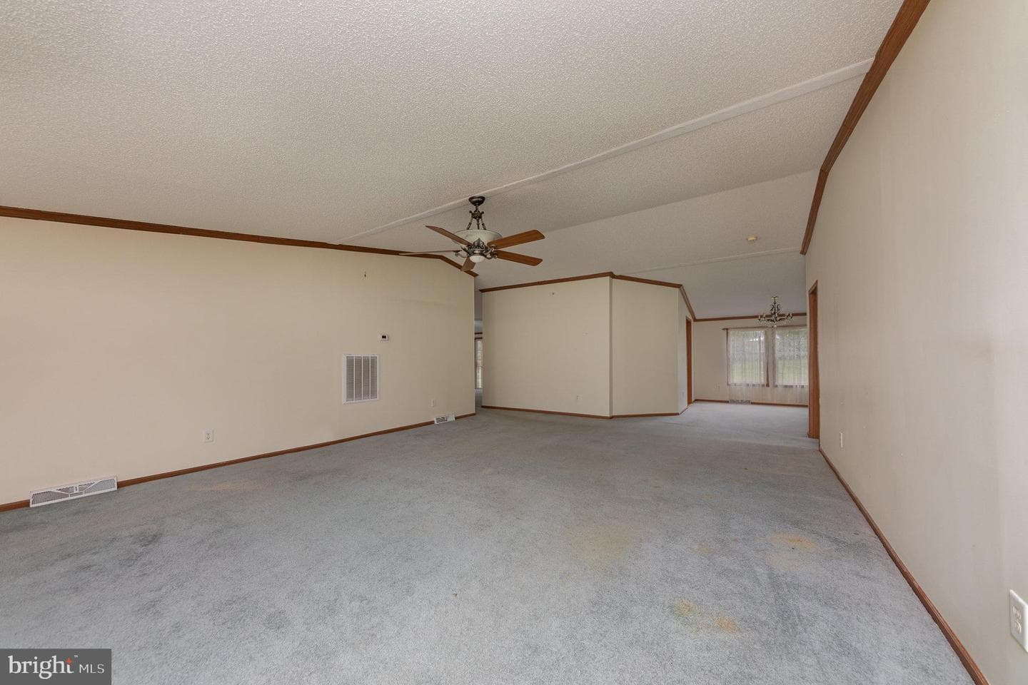 14 Knights Dr photo 6