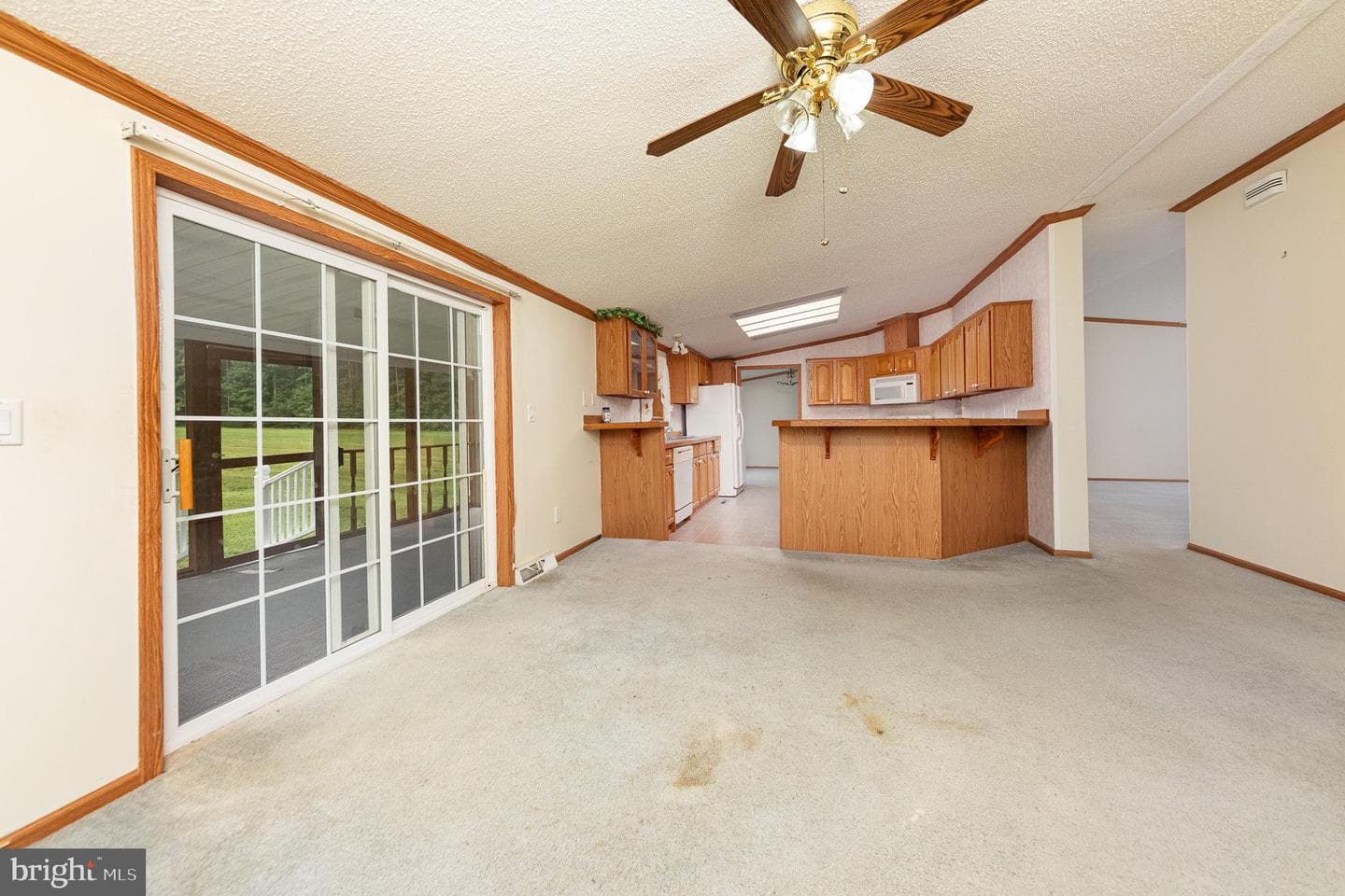 14 Knights Dr photo 9