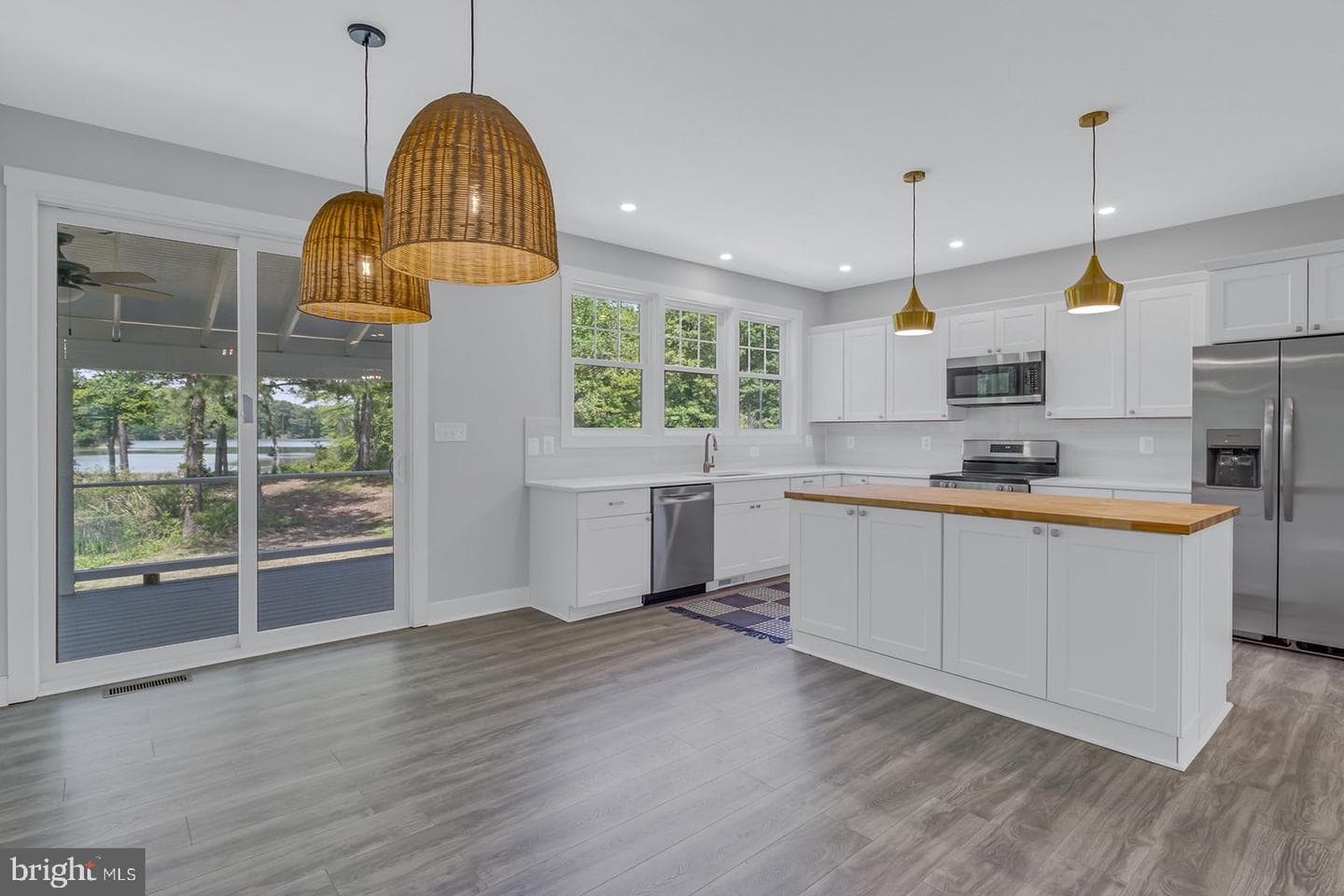 521 Taylor's Beach Road photo 18