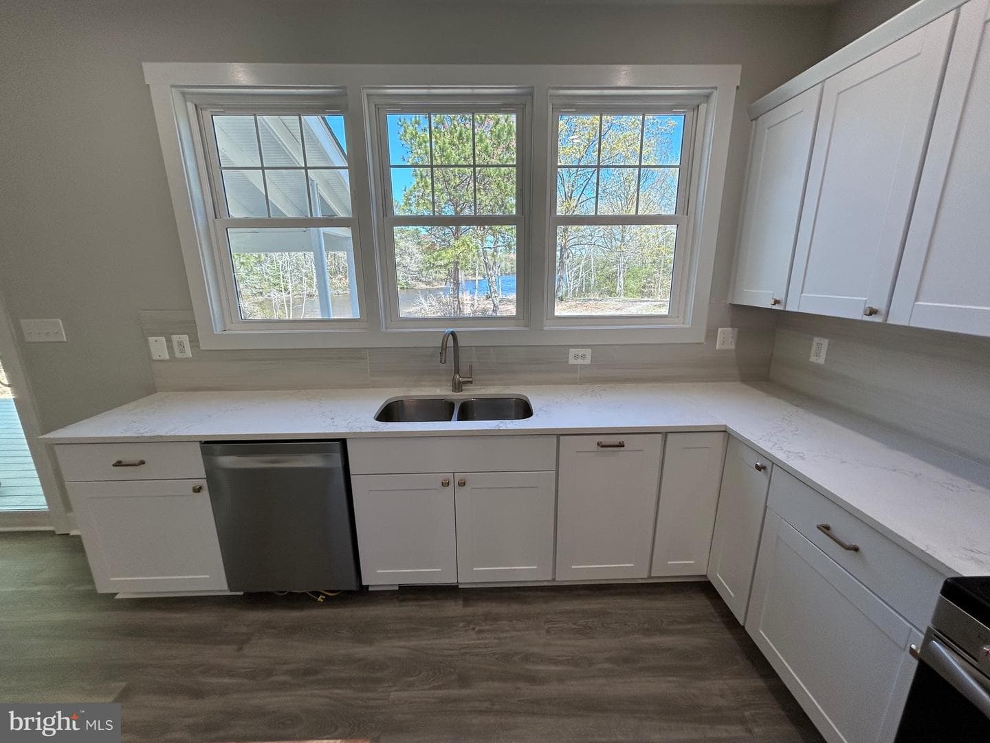 521 Taylor's Beach Road photo 6