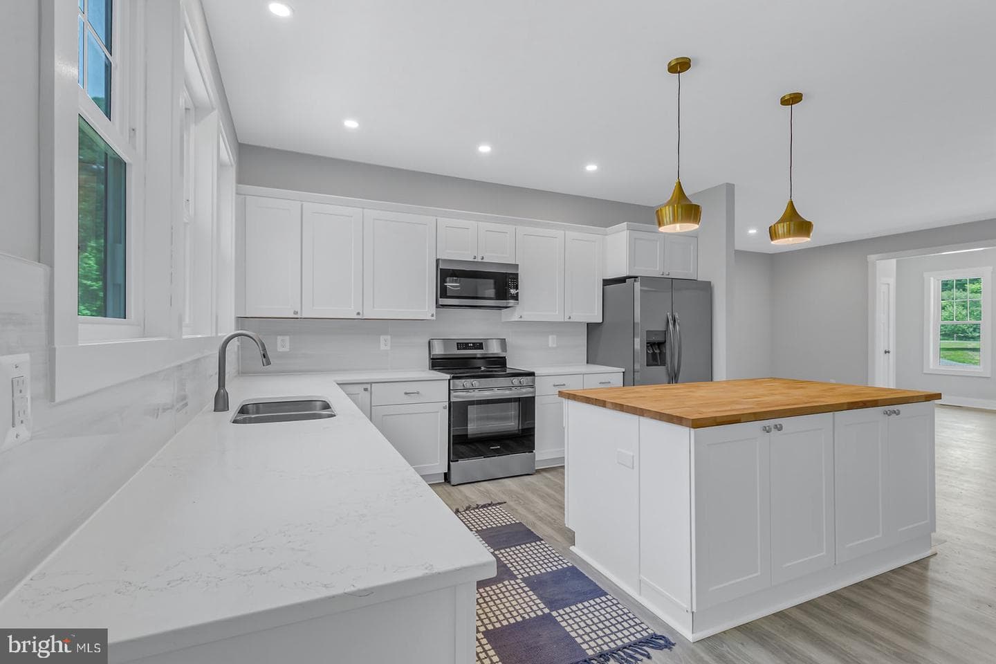 521 Taylor's Beach Road photo 8