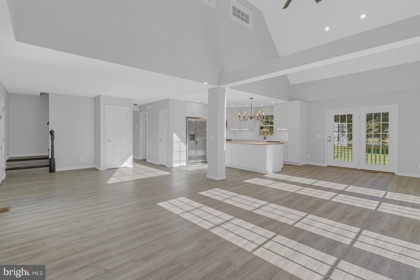 532 Twin Harbor Road photo 3