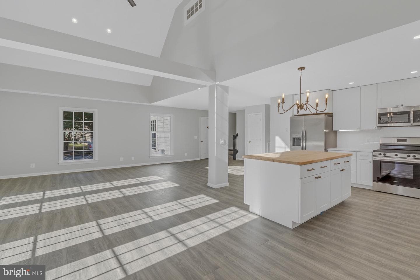 532 Twin Harbor Road photo 4