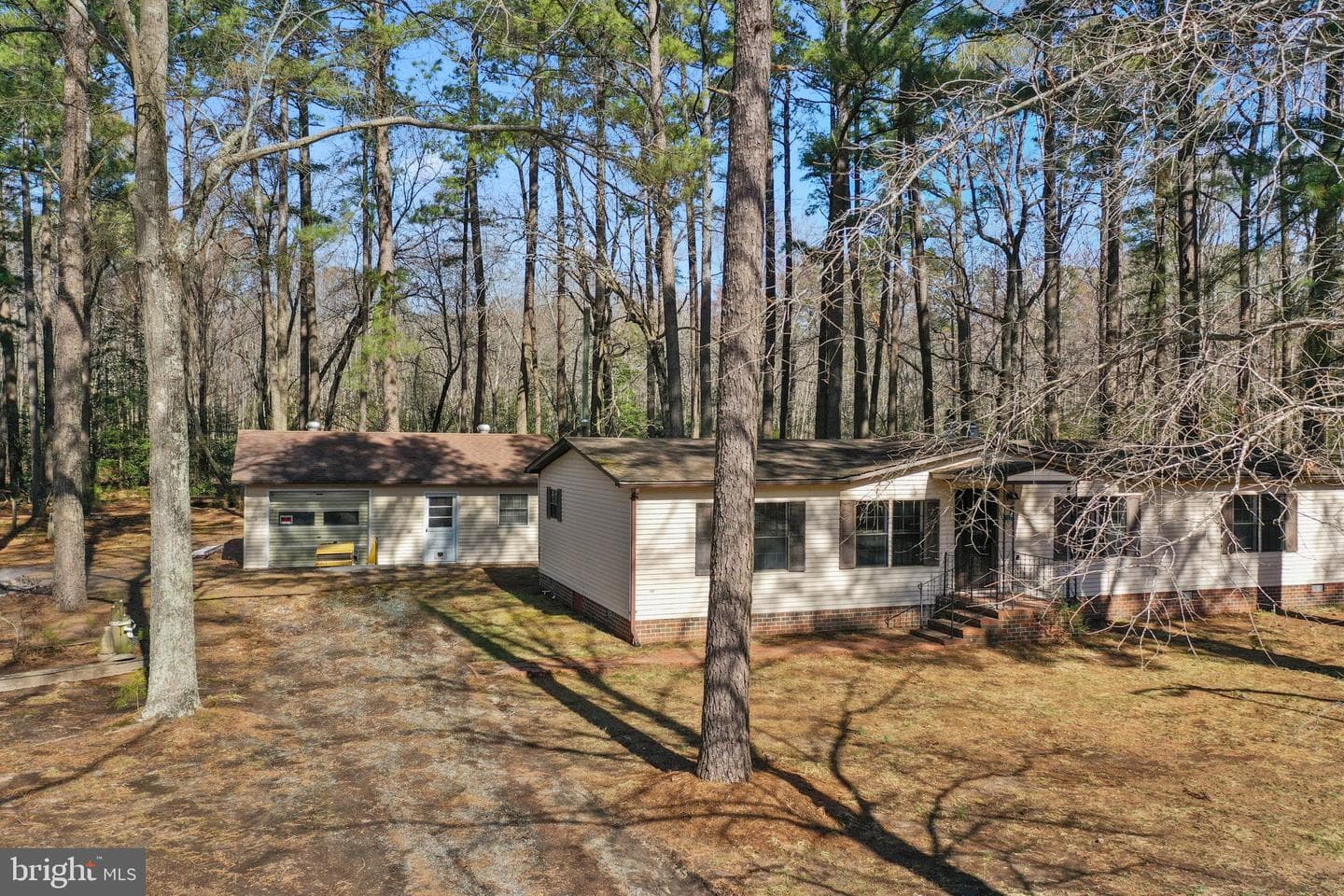 1221 Mundy Point Road photo 4