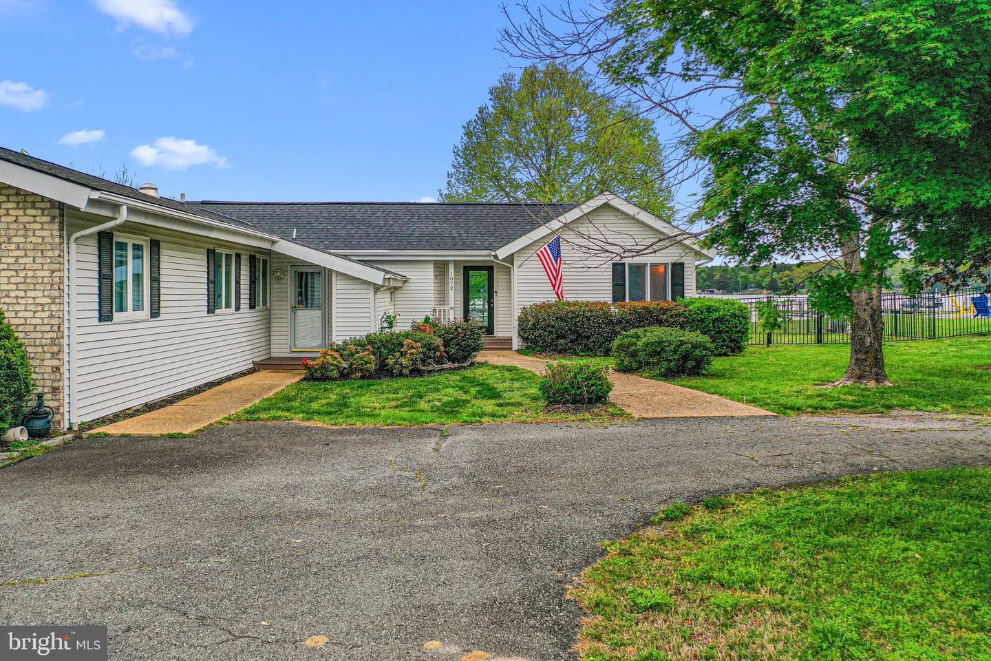 1072 Glebe View Lane photo 11