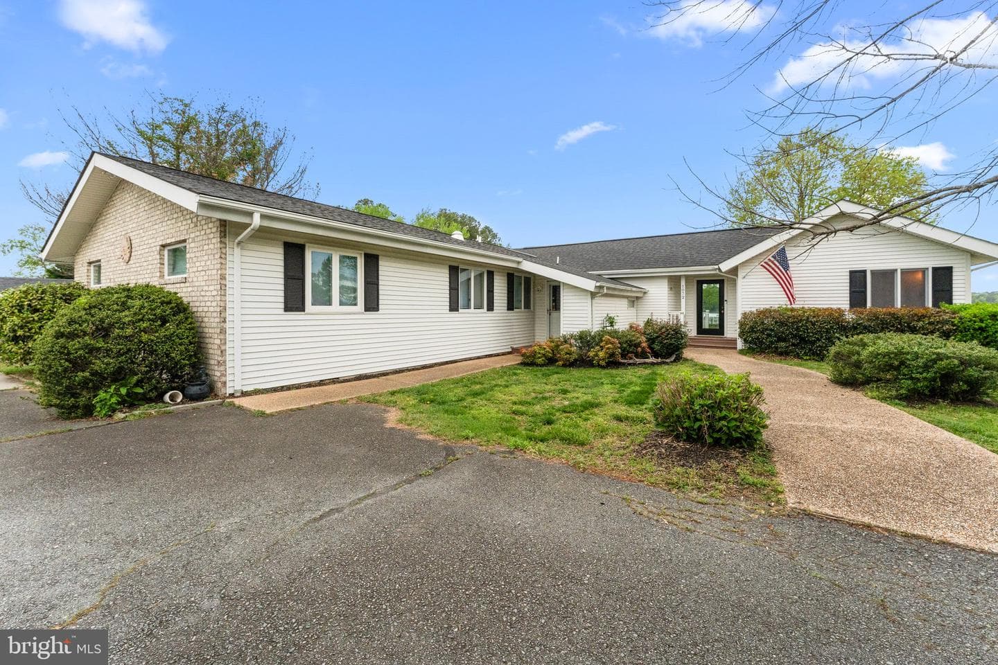 1072 Glebe View Lane photo 12