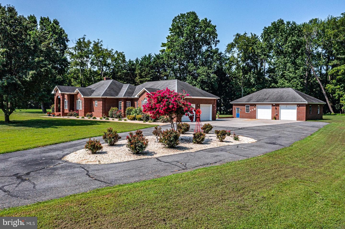 813 Coan Harbour Drive photo 3