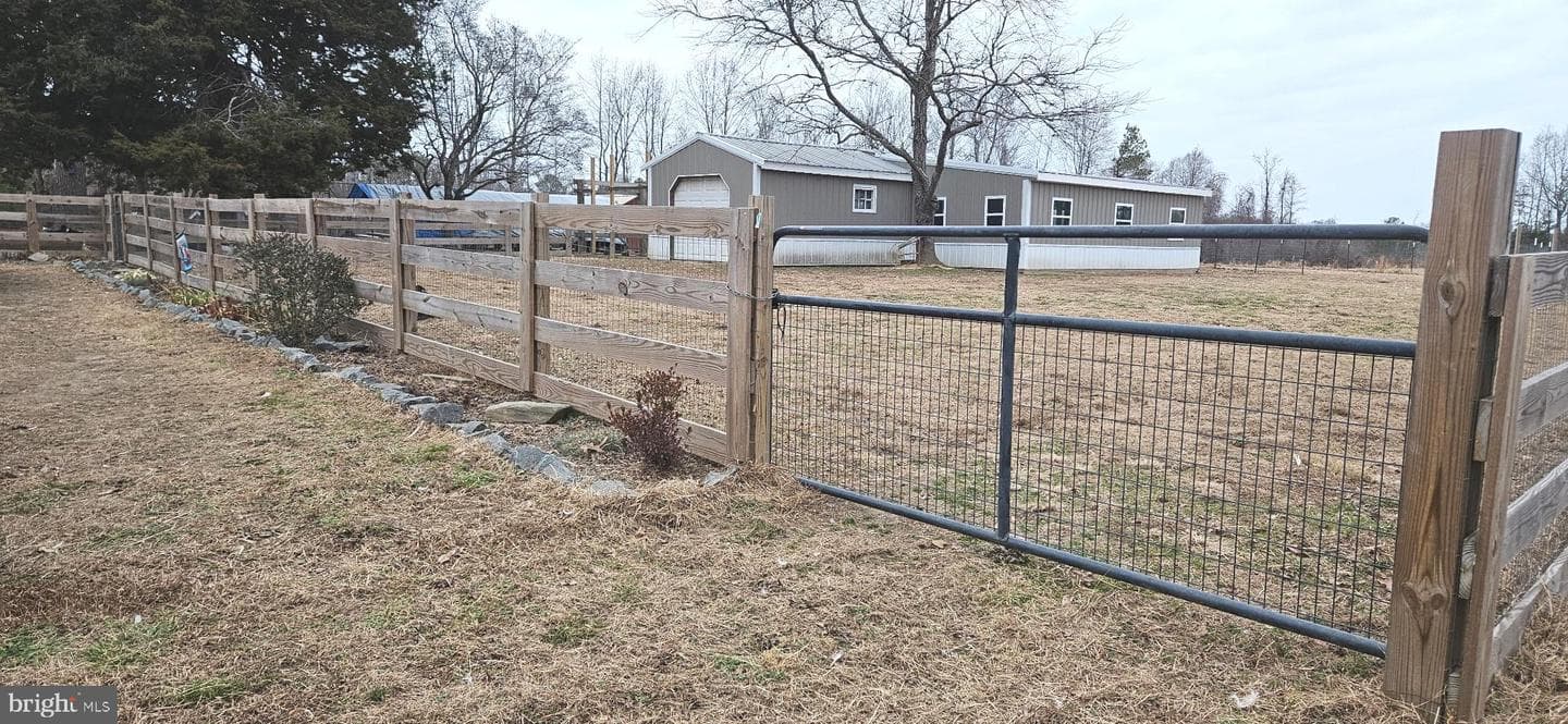 2033 Courthouse Road photo 36