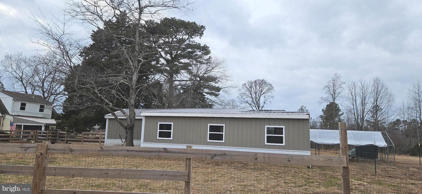 2033 Courthouse Road photo 38