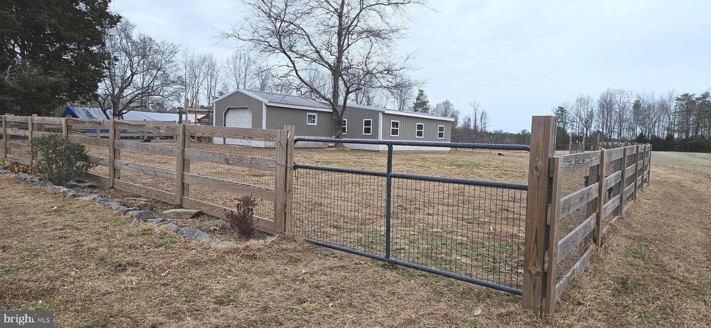 2033 Courthouse Road photo 5