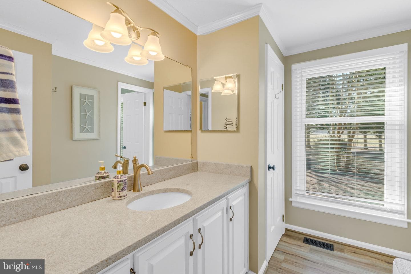 166 Nottingham Drive photo 32