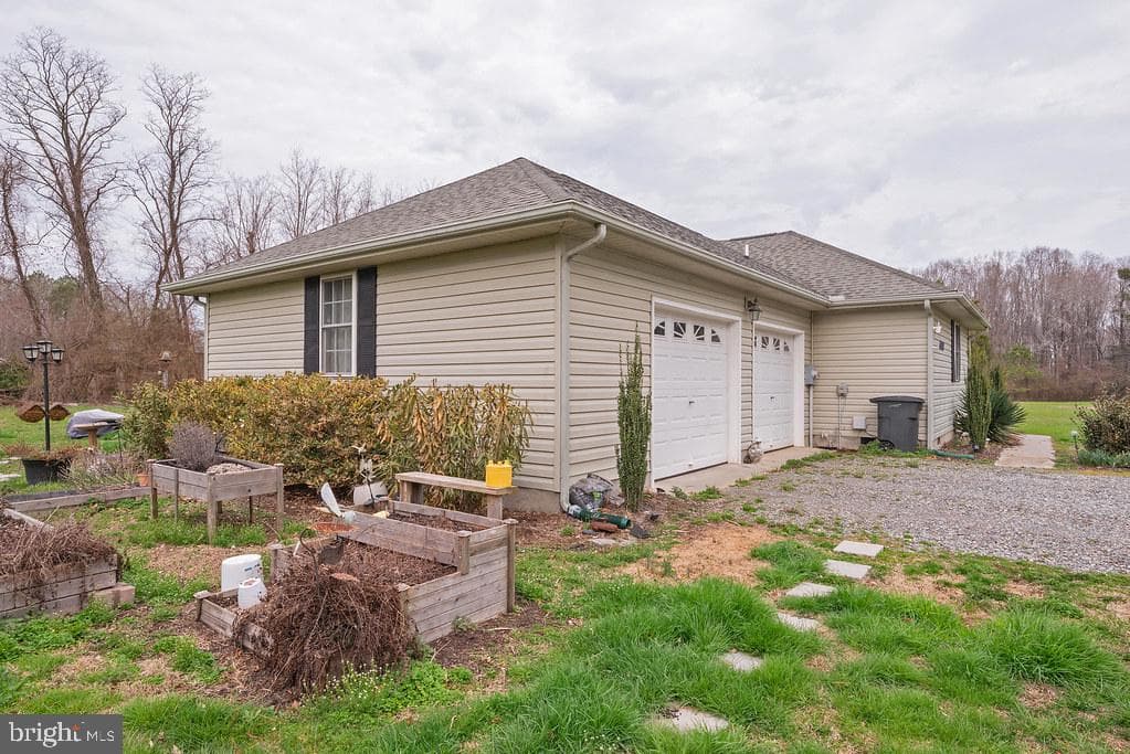 203 Blundons Road photo 33