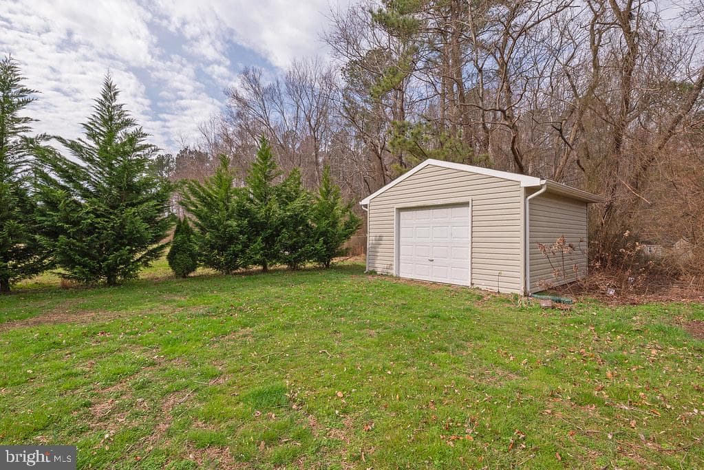 203 Blundons Road photo 37