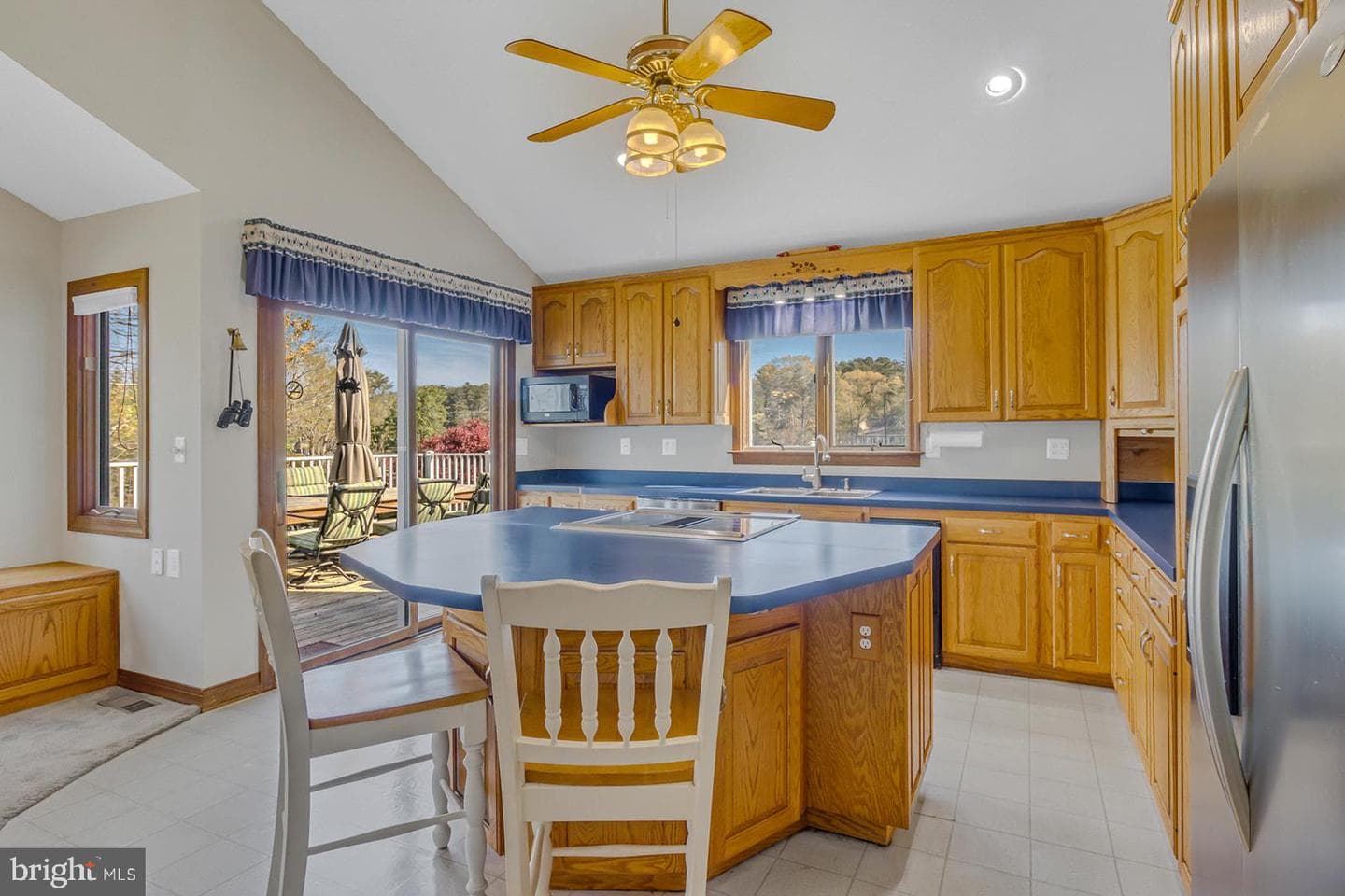150 East Harbor Drive photo 16