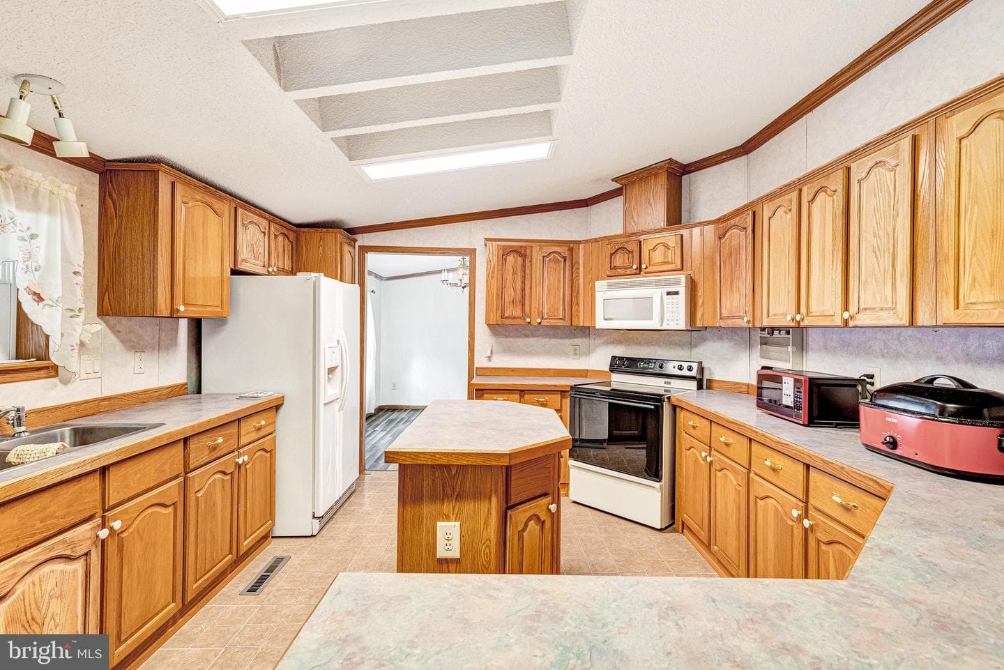 14 Knights Drive photo 10