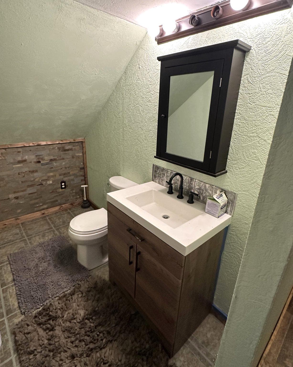 2889 Harryhogan Road photo 8