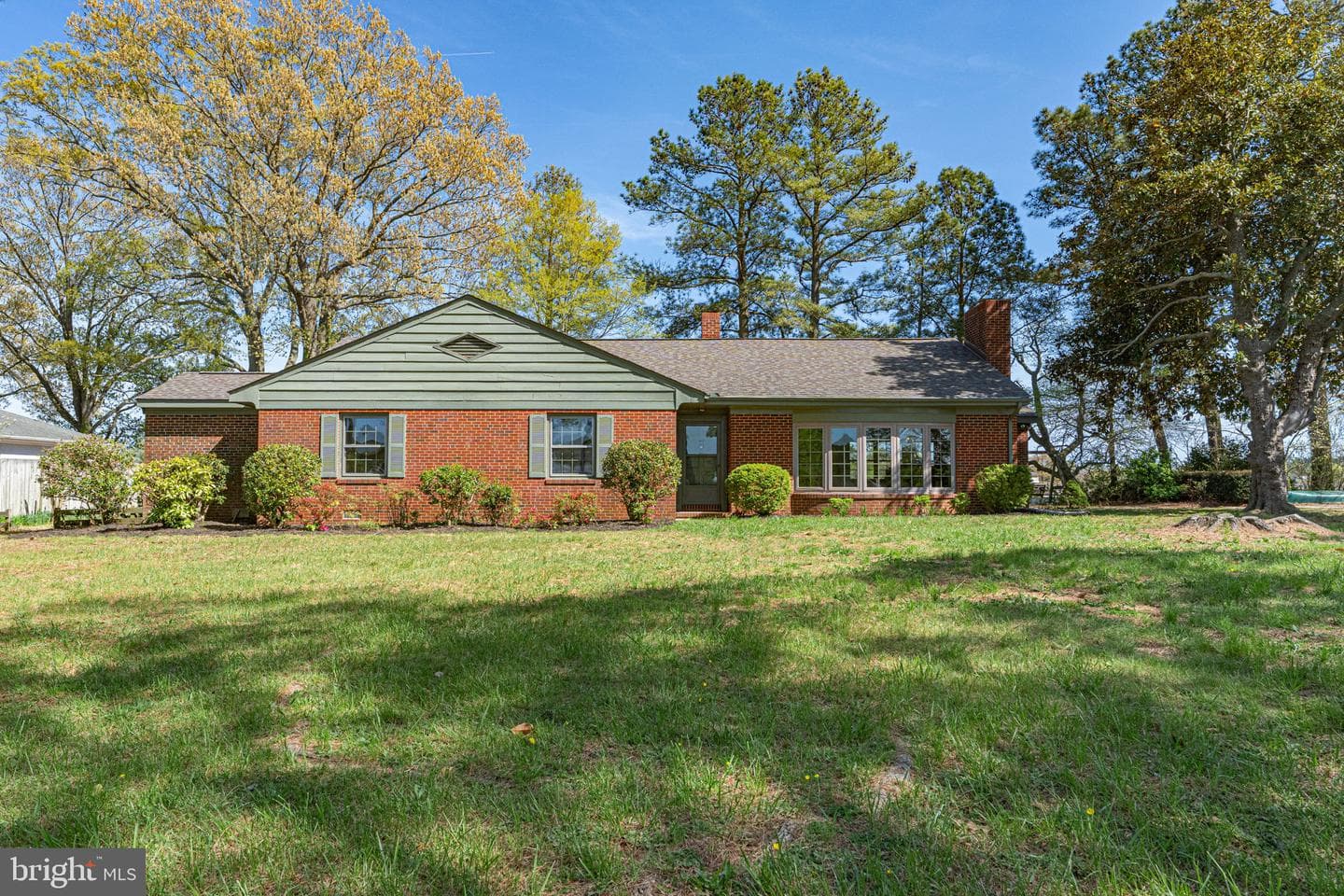 137 Pine Dr photo 5