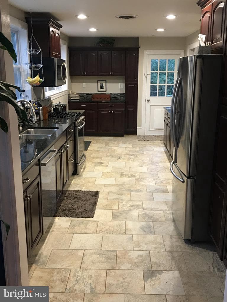 32 Clifton Avenue photo 11