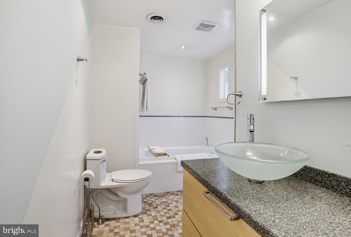 1015 Glebe View Lane photo 32