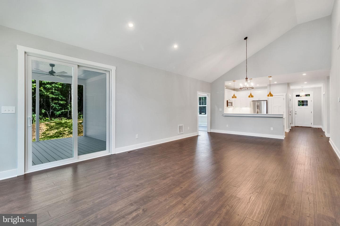 57 Watermans Way photo 13
