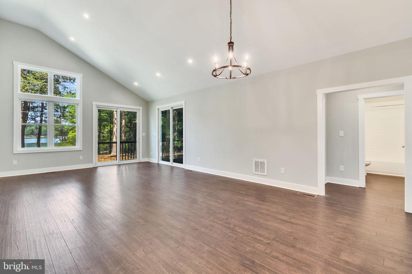 57 Watermans Way photo 14