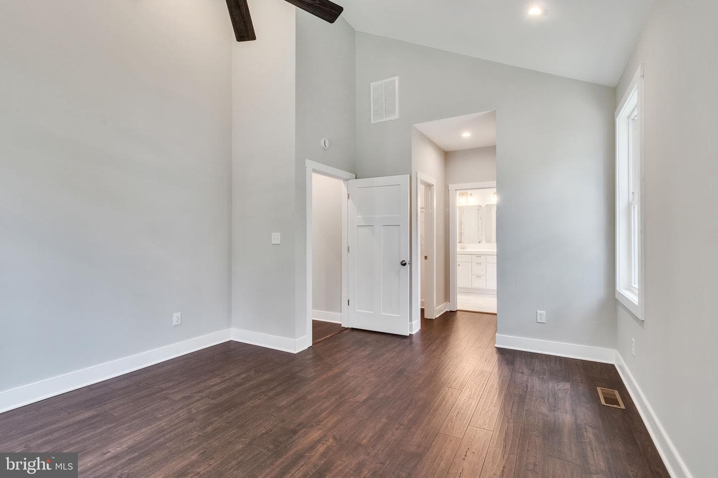 57 Watermans Way photo 15