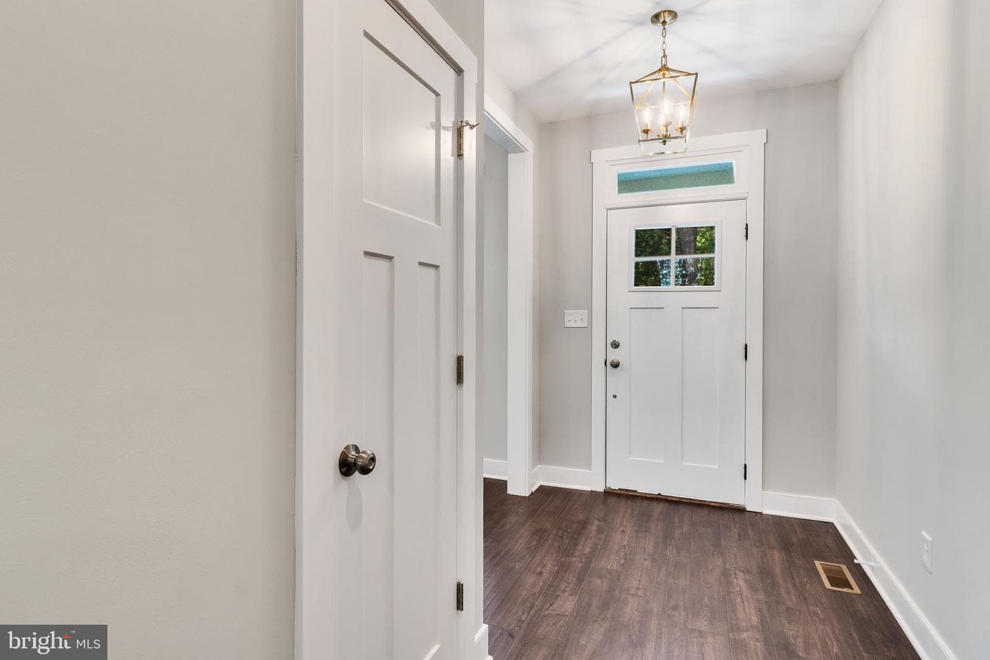 57 Watermans Way photo 19