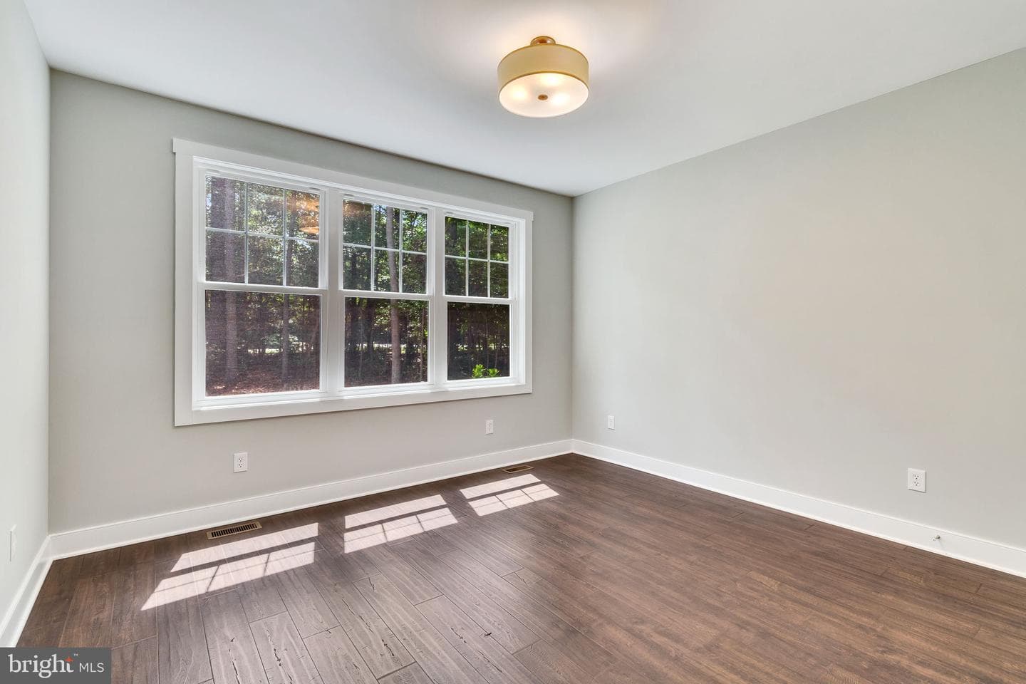 57 Watermans Way photo 5
