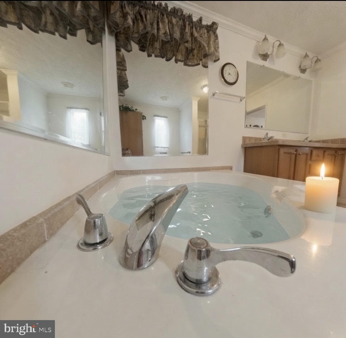 110 E Harbor Dr photo 11