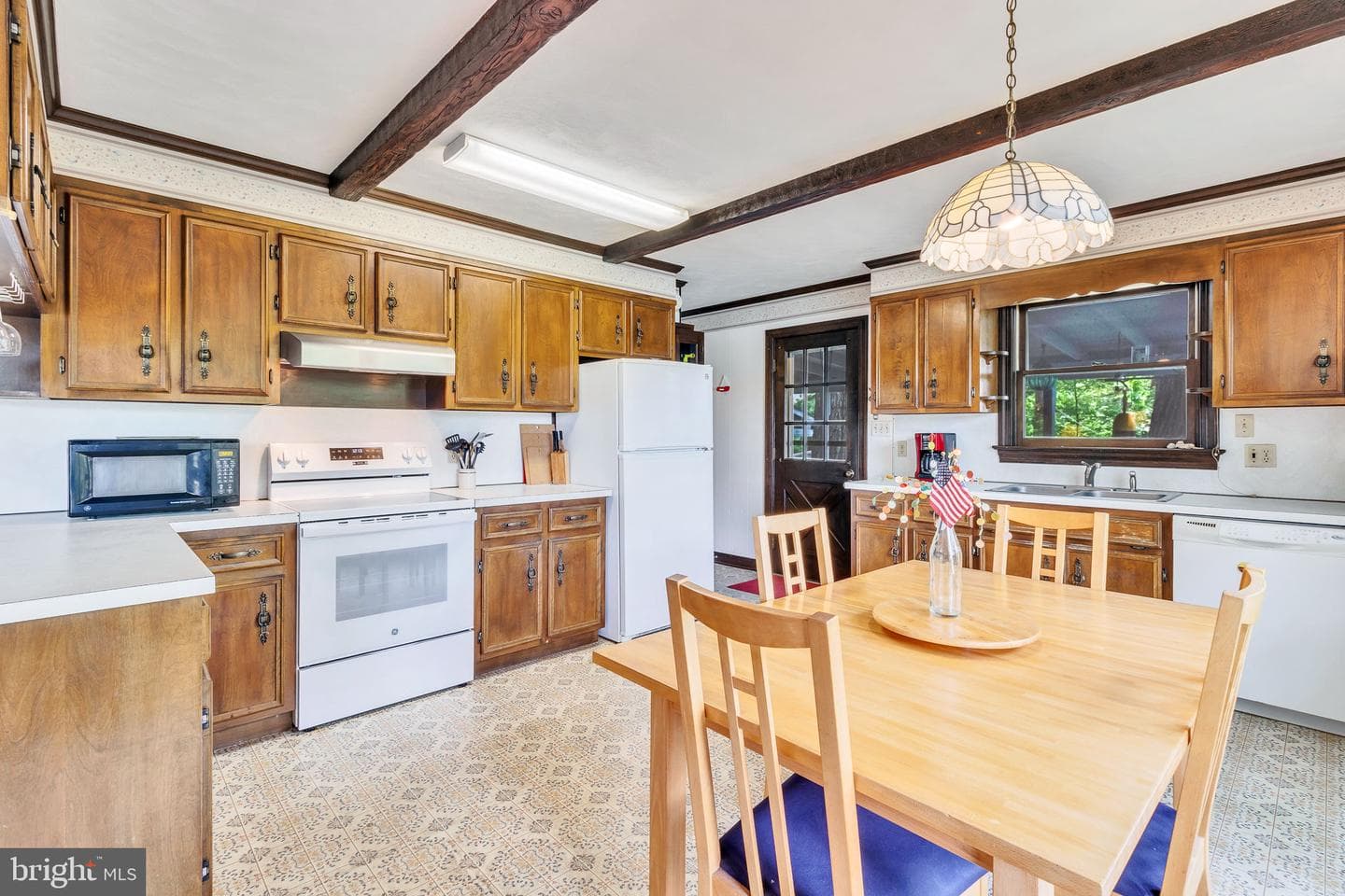 142 Bridge Lane photo 4