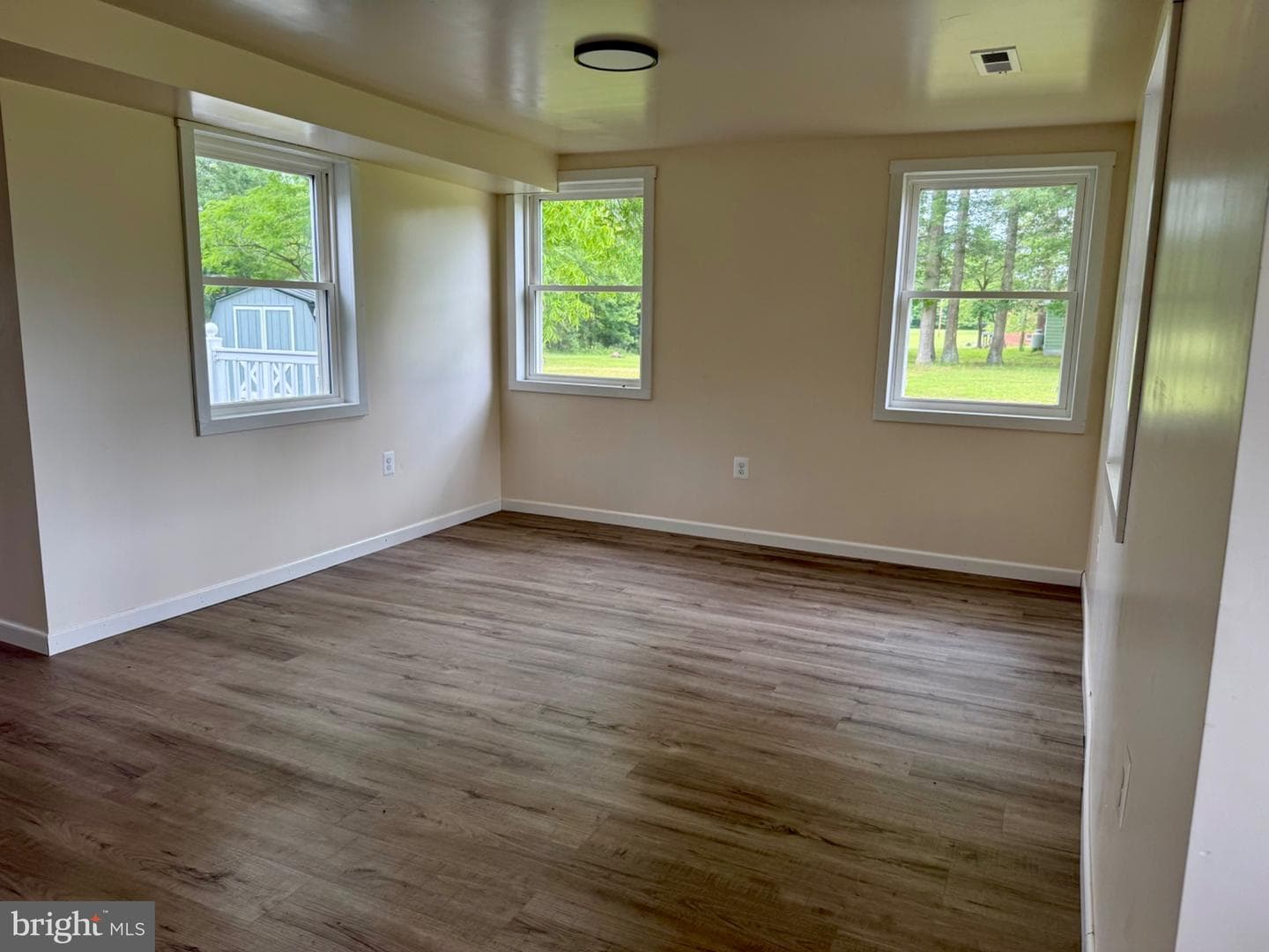 439 Valley Drive photo 17