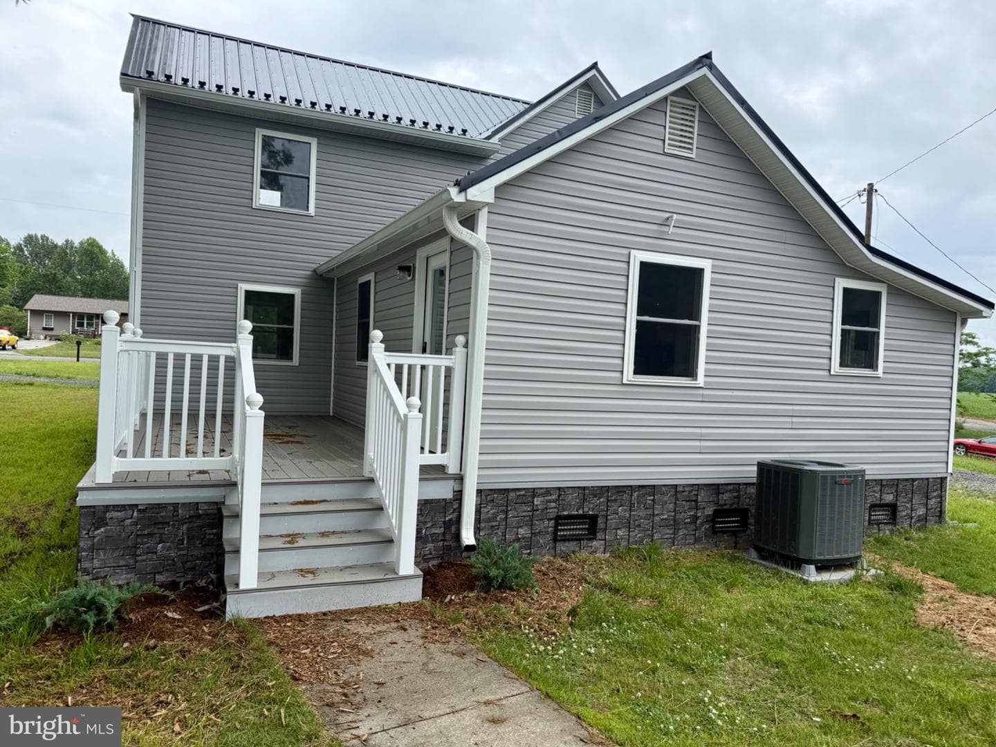 439 Valley Drive photo 4