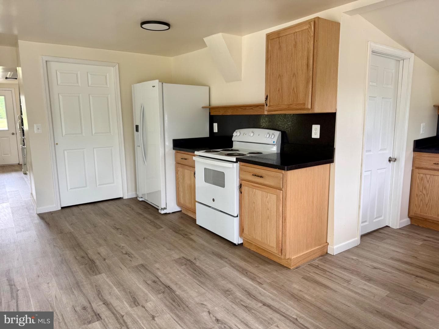 439 Valley Drive photo 6