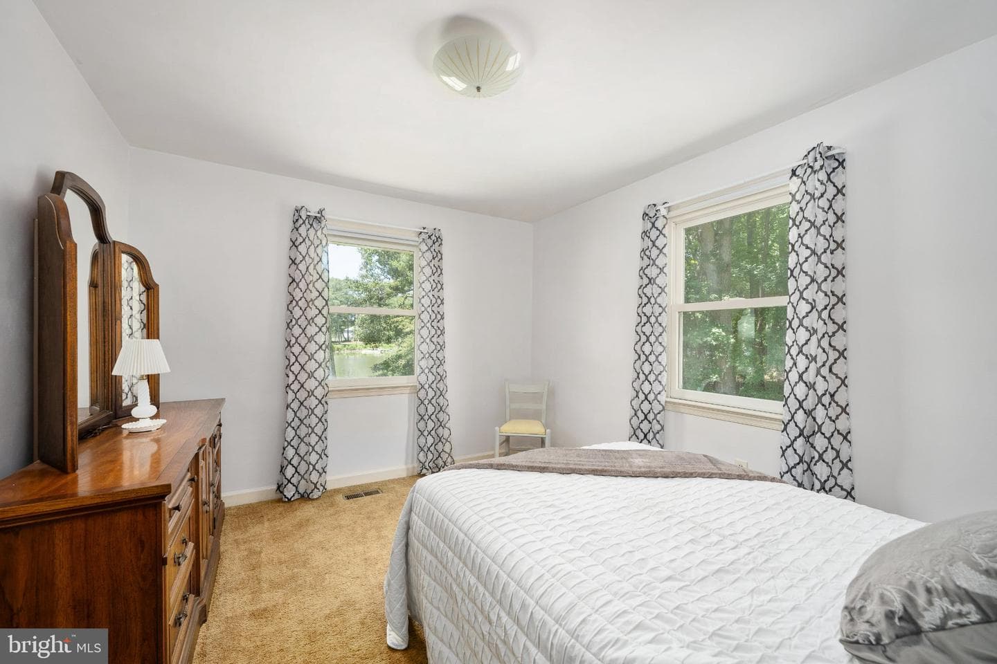 279 Harbor Dr photo 32